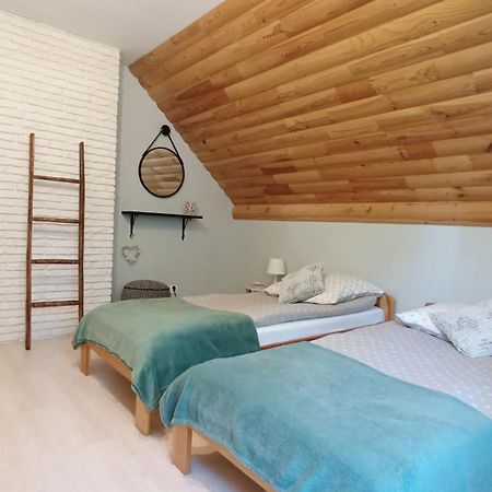 Zacisze Drwala Pensionat Lutowiska Rum bild