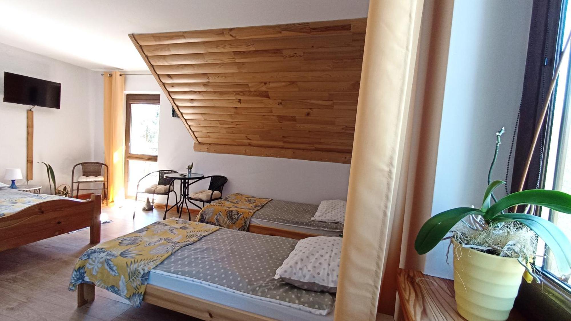 Zacisze Drwala Pensionat Lutowiska Rum bild